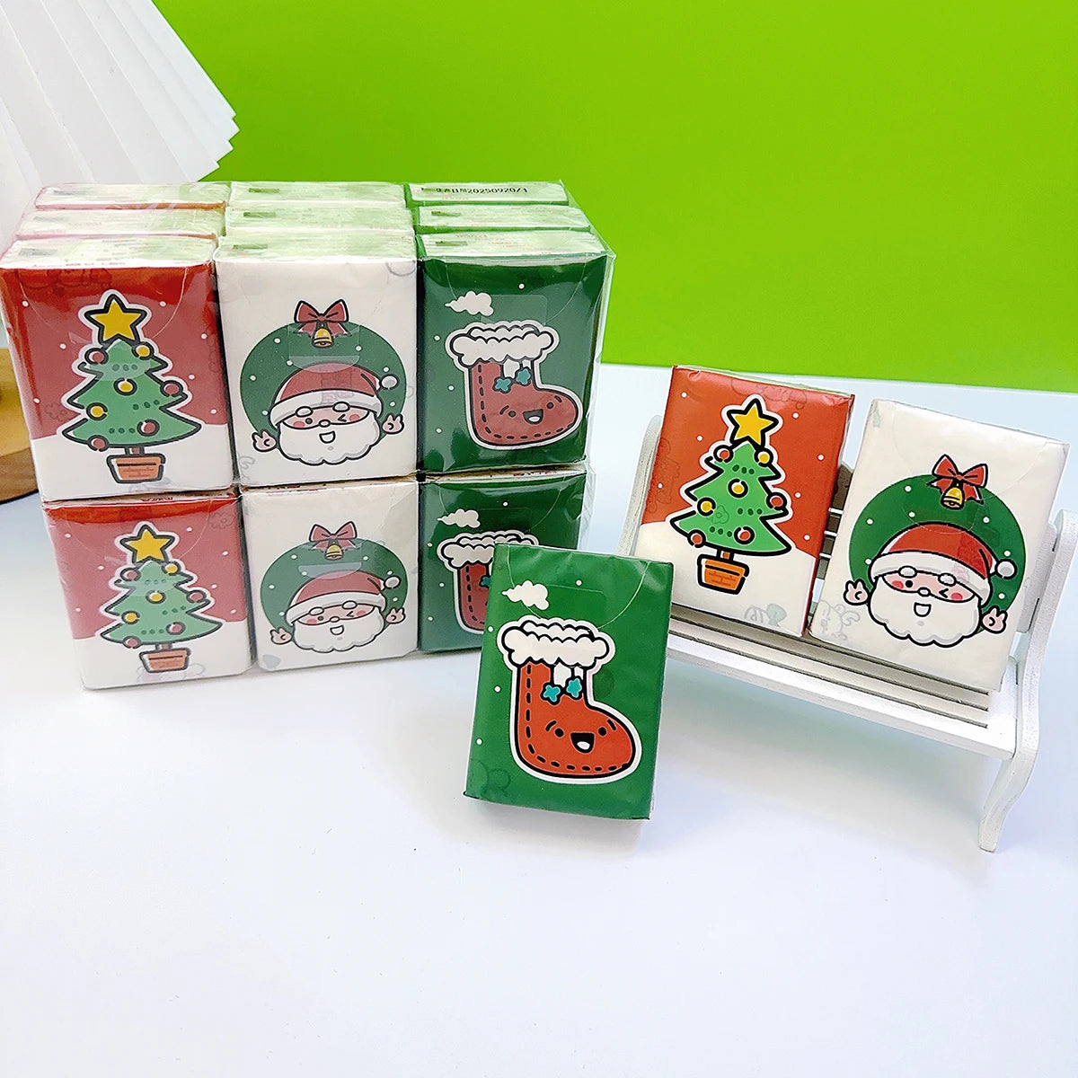 9pcs/pack 18pcs/pack Christmas handkerchief paper Student portable bag with cartoon printed toilet paper for daily cleaning