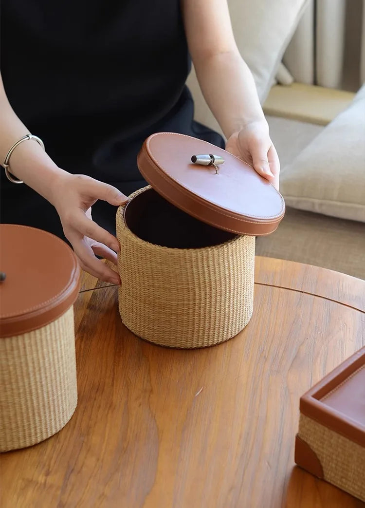 Seagrass Leather Napkin Holder Handwoven Tissue Storage Box French Style Elegant Table Decor Home Organizer Straw Wicker Design
