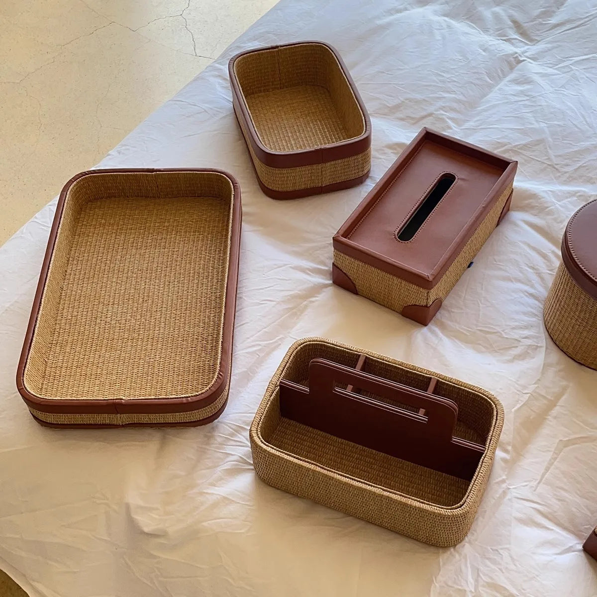 Seagrass Leather Napkin Holder Handwoven Tissue Storage Box French Style Elegant Table Decor Home Organizer Straw Wicker Design